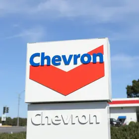 Petróleo mais caro faz lucro da Chevron quase quintuplicar